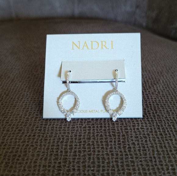 Nadri Silver🤍 Egg Shaped Cubic Zirconia💎 Drop Earrings - Picture 12 of 15